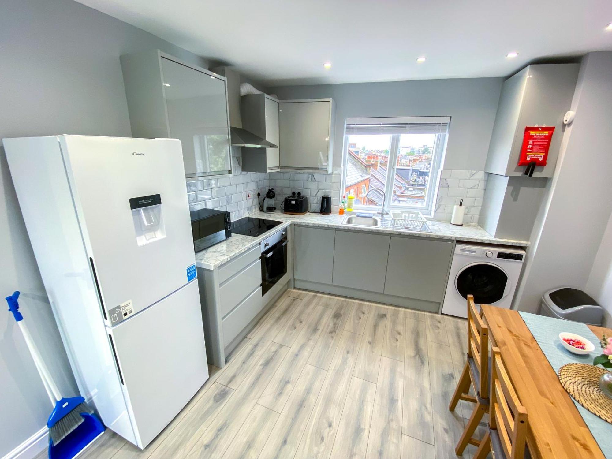Large 1-Bedroom Flat, 5 Guest, London - F4 外观 照片