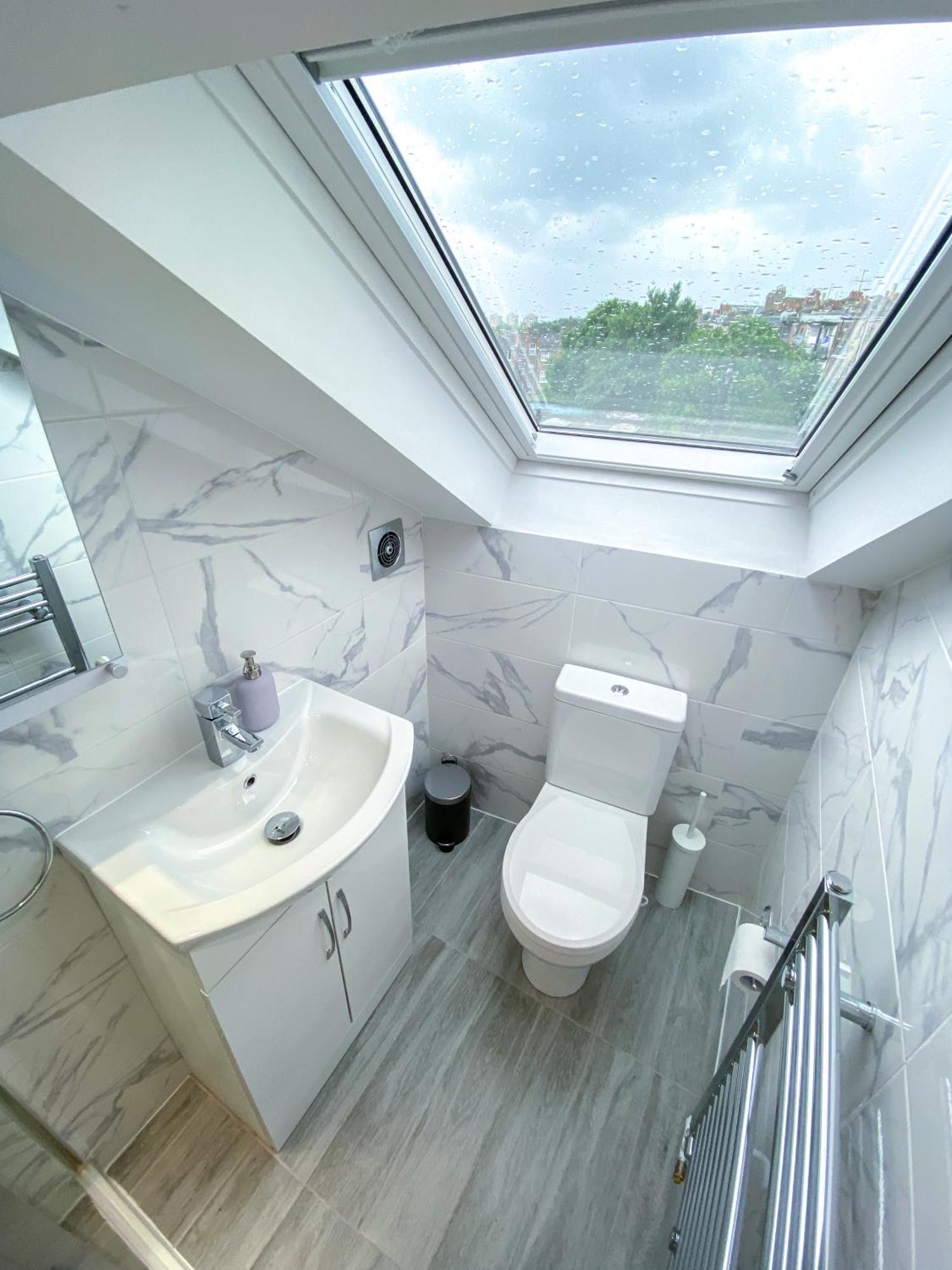 Large 1-Bedroom Flat, 5 Guest, London - F4 外观 照片